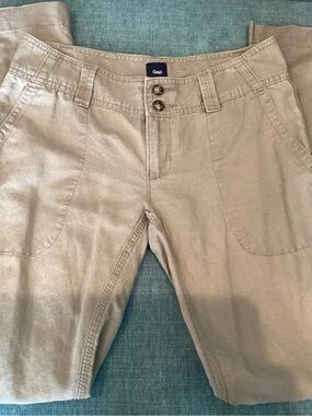 GAP Women’s Khaki Beach Linen Adjustable Length Pant.